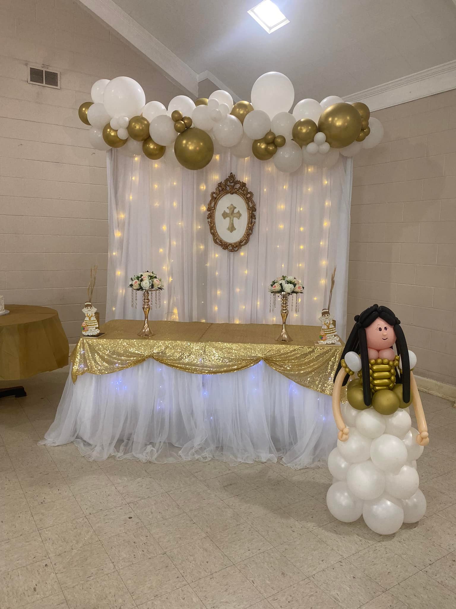 Mesa para celebracion religiosa